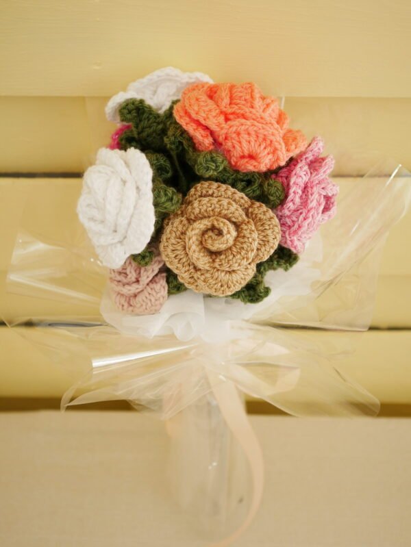 P1520434 Bouquet de mariée d'exception, roses multicolores éternelles, fait main