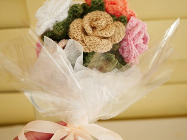 P1520440 Bouquet de mariée d'exception, roses multicolores éternelles, fait main