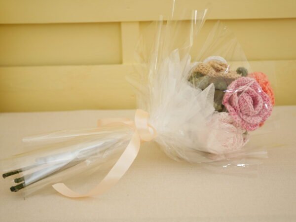 P1520444 Bouquet de mariée d'exception, roses multicolores éternelles, fait main