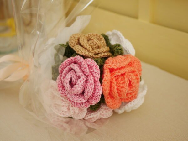 P1520445 Bouquet de mariée d'exception, roses multicolores éternelles, fait main