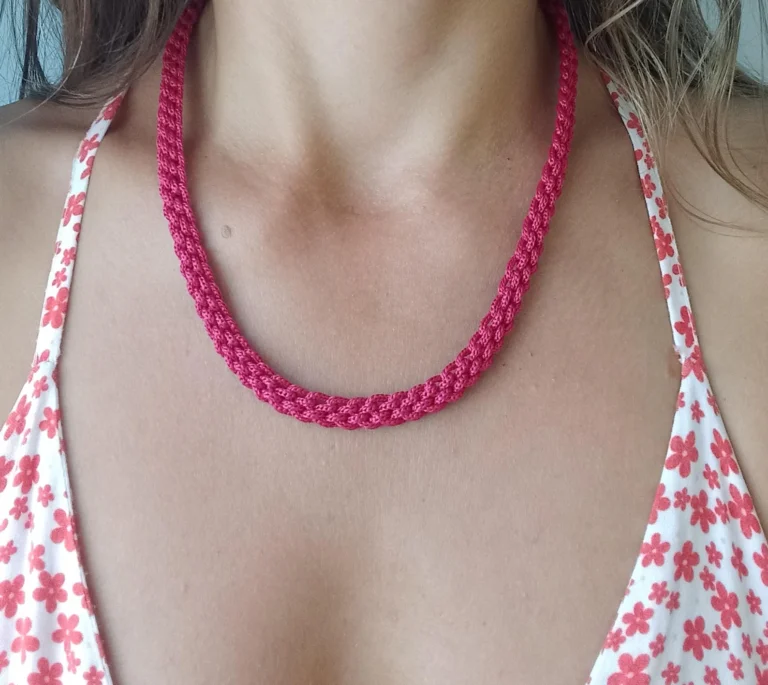 Colliers tressés tendance au crochet fait main