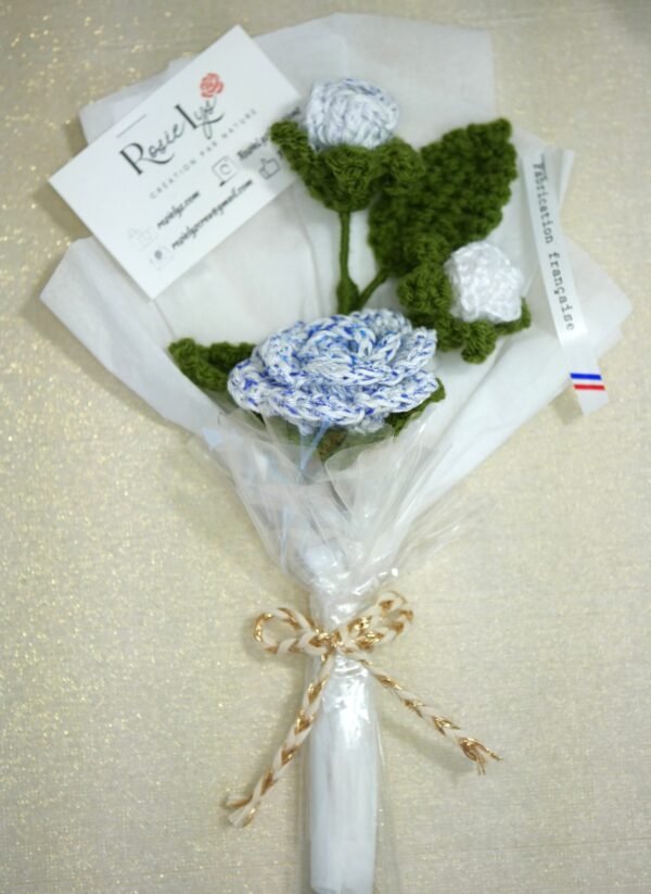 2 BOURGEONS 3 Rose et ses bourgeons chinés