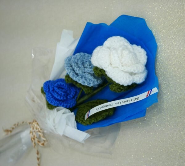 3 fleurs gdes 4 Bouquet 3 roses raffinées éternel