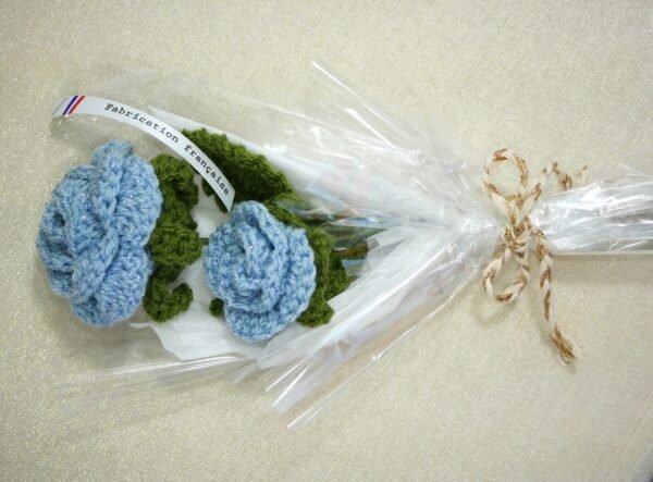 BLEU CIEL 3 2 roses ciel pailleté