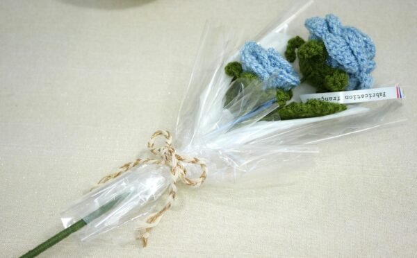 BLEU CIEL 5 2 roses ciel pailleté