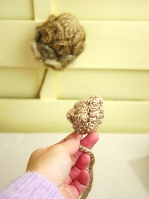 P1530797 Marque-page pomme de pin au crochet, cadeau artisanal pour lecteur